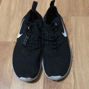 Black Nike Sneakers